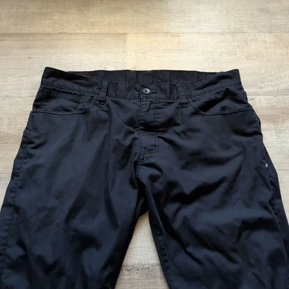 Oakley Pants Mens 38x32 Black Chino Relaxed Fit Casual Golf Outdoor Travel
